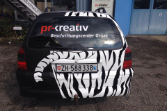 Car Wrapping bei pr-kreativ GmbH: PR-Kreativ Carwrapping Opel Vectra Zebra Heck